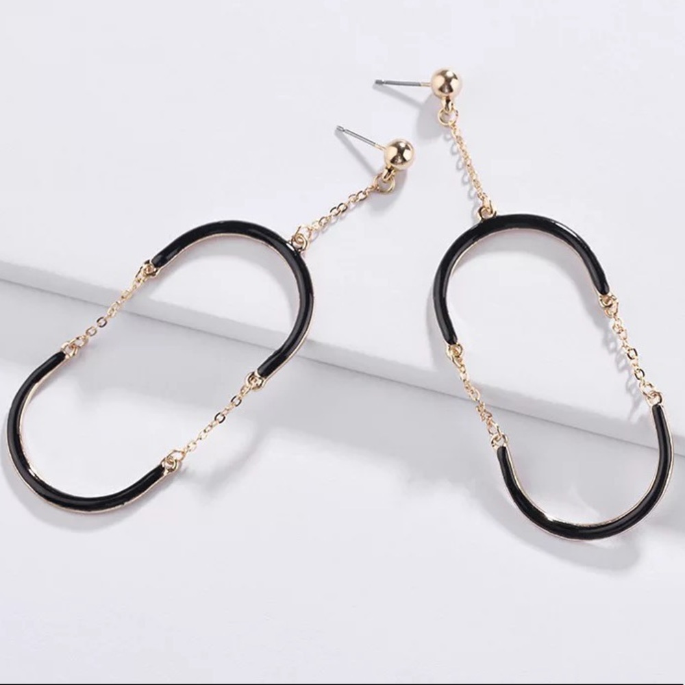 Anthropologie Black Enamel Gold Plated Horseshoe Chain Drop Earrings D5